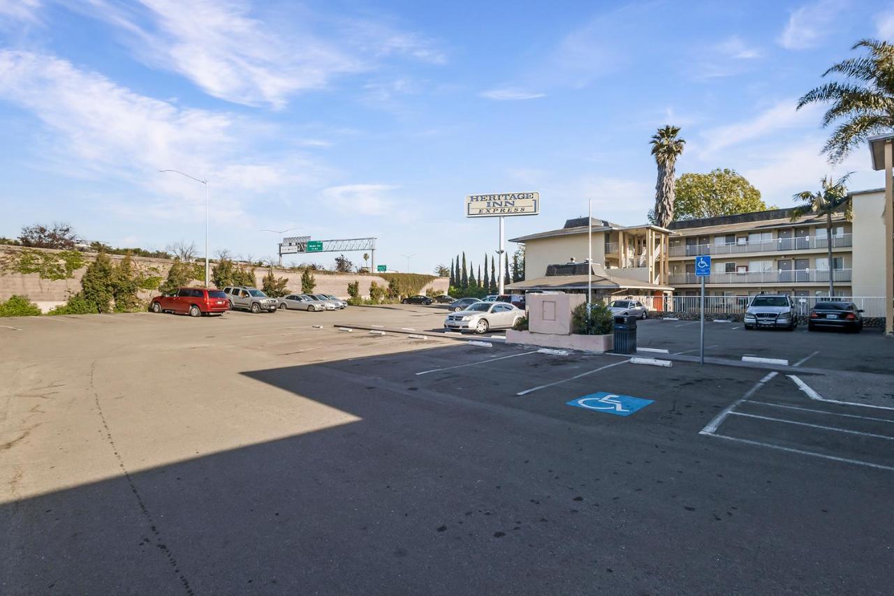 Heritage Inn Express Hayward Exterior foto