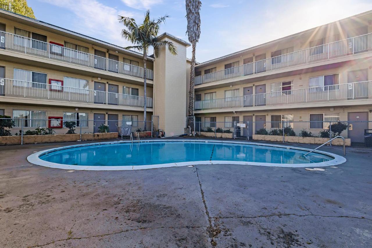 Heritage Inn Express Hayward Exterior foto