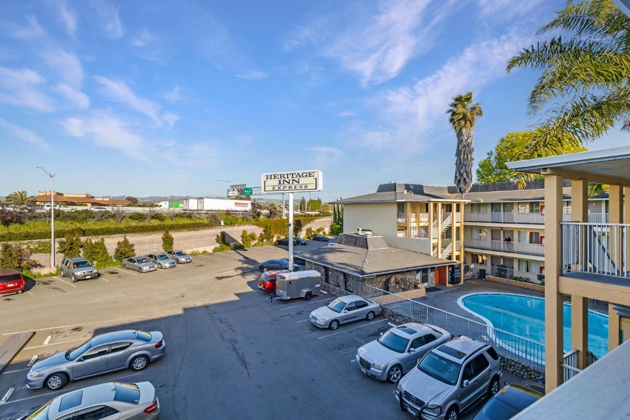 Heritage Inn Express Hayward Exterior foto